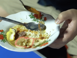 Bukan Sekadar Gule: Gultik Blok M dan Sensasi Kuliner Kaki Lima yang Bikin Nagih