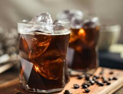 Bedanya Ice Americano vs Ice Long Black, Sering Kebalik