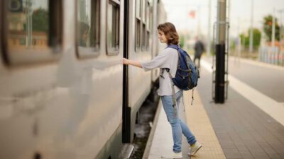 Liburan Anti Ribet! Rahasia Perjalanan Kereta Api Nyaman dan Anti Stres yang Wajib Kamu Tahu