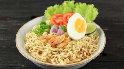 Suka Makan Mie Instan Tiap Hari? Hati-Hati, Bisa Bikin Tubuh Rusak Perlahan!