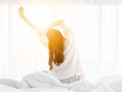 7 Tips Membangun Rutinitas Pagi yang Produktif, Jangan Langsung Pegang HP