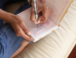Manfaat Journaling untuk Kurangi Cemas: Kenapa Menulis Bisa Jadi Terapi?