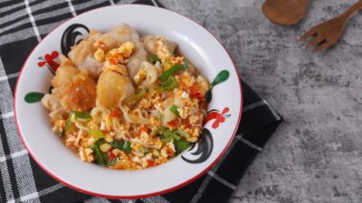 Nikmatnya Seblak, Tapi Waspada Dampak Buruknya Jika Terlalu Sering!