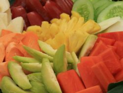 Ahli Gizi Tak Sarankan Diet Hanya Makan Buah, Kenapa?