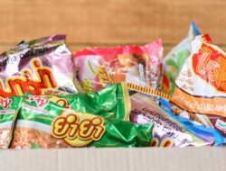 Gaji Habis untuk Pacar, Pria Ini Rela Makan Mie Instan