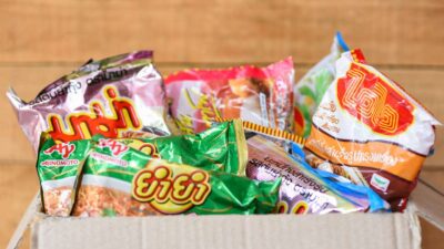 Gaji Habis untuk Pacar, Pria Ini Rela Makan Mie Instan