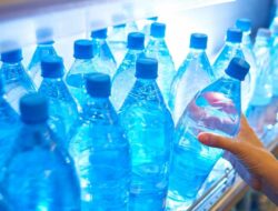 Sering Minum Air Putih Kemasan? Hati-Hati, Bahaya Ini Mengintai